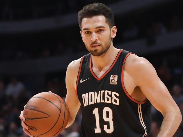 开云体育_ NBA中的心理斗争：压力下的决策与表现，nba球员压力大吗