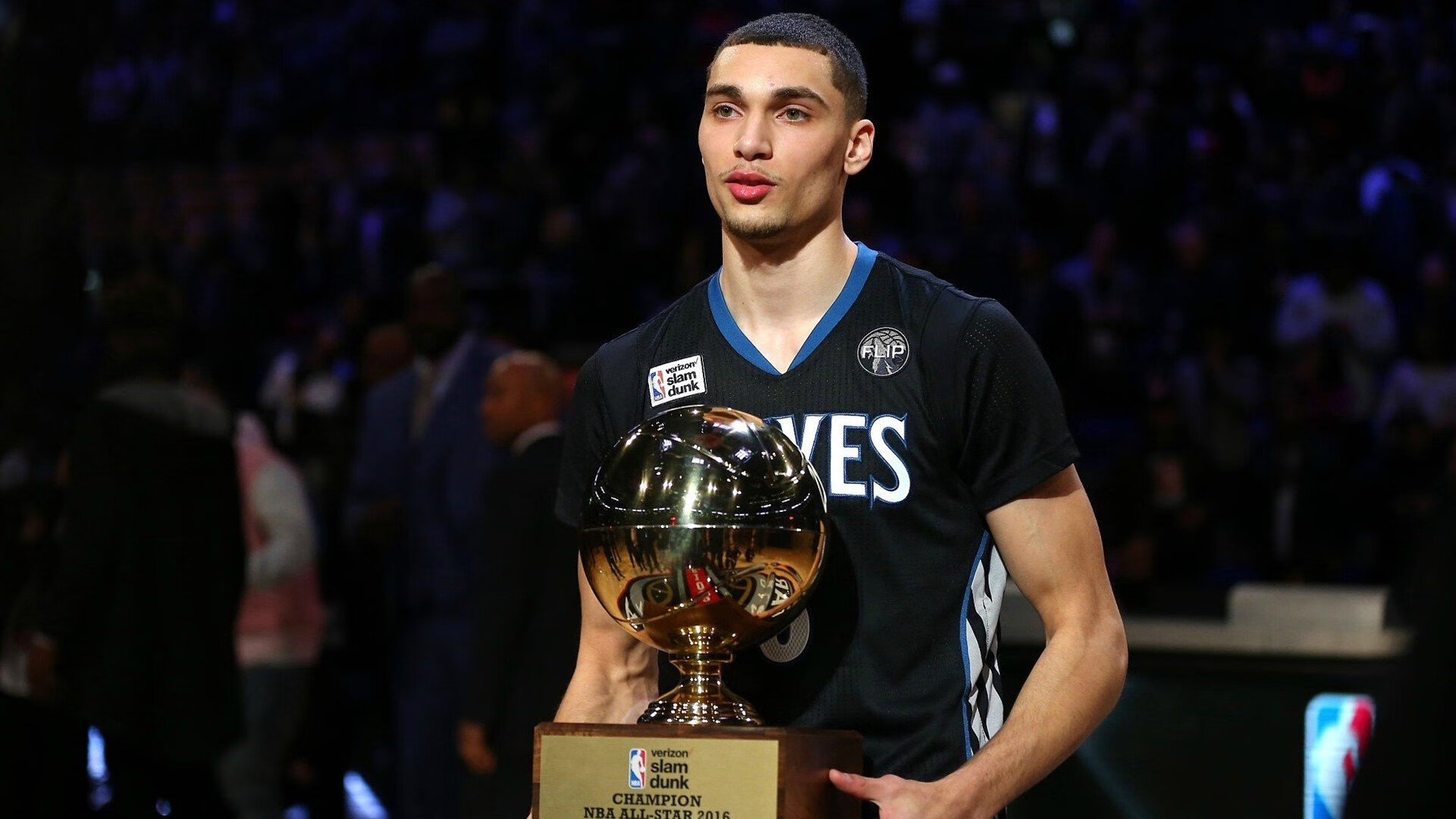 转会市场火爆：最受关注转会交易盘点，转会信息汇总